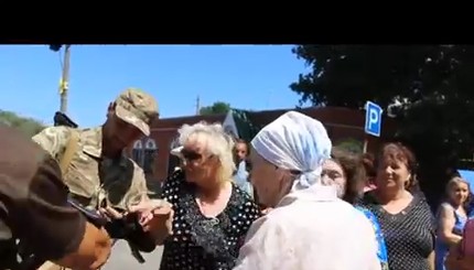 Из-за голода в Лисичанске пенсионеры подрались за хлеб