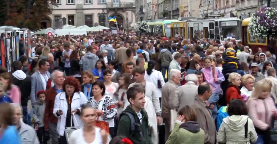 На День Независимости во Львове спели гимн