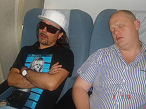 Садальский сфотографировал Титомира, спящего с мужчиной
