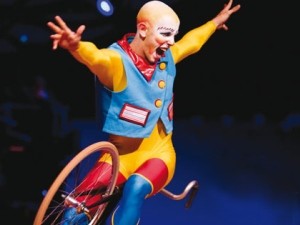 В мире нету веселей шоу Цирка дю Солей