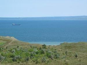 Украина потребовала от российского корабля плату за прохождение Керченского пролива