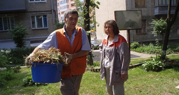 Городу не хватает около 1500 дворников