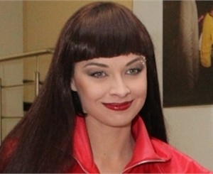 Видеофакт: Ксения Симонова ударила песком по терроризму