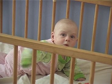 На Донетчине годовалая малышка отравилась бензином