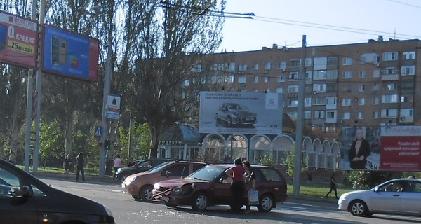 Авария в центре Донецка: растет пробка