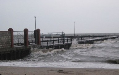 На Донетчине официально закрыт пляжный сезон, который из-за холеры, практически не начинался