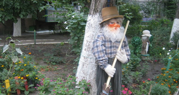 На Донетчине увековечили дворника