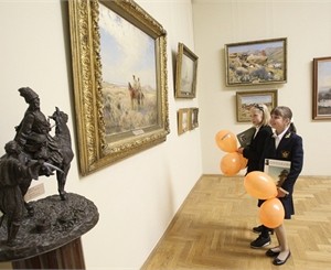 Музейные работники в шоке – киевские дети чуть не разнесли Национальный художественный музей 