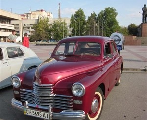 Фоторепортаж: по Симферополю гоняли раритетные 