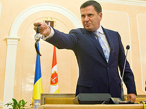 Костусев подарил журналистке швейцарские часы за 150 долларов