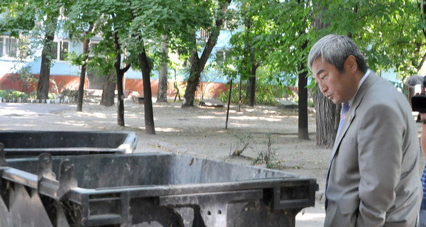 Мэр прошелся по мусоркам 