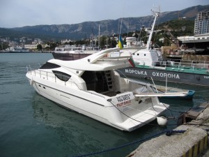 Таможенники задержали в Ялте дорогущую яхту