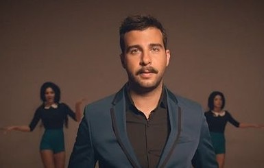 Иван Ургант стал Гришей и запел