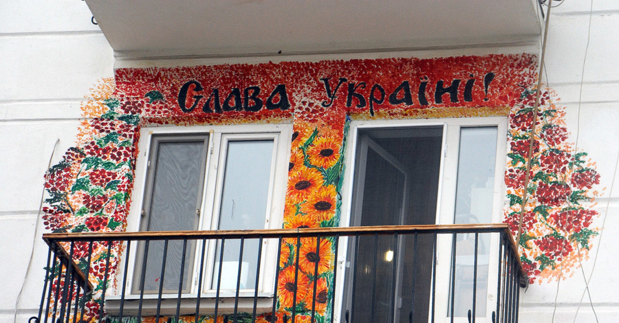 Одесситка вновь написала на балконе 