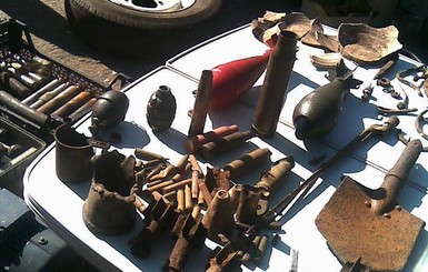 В центре Донецка на рынке продают взрывчатку