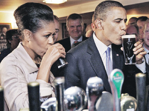 Обама гонит пиво в Белом доме 