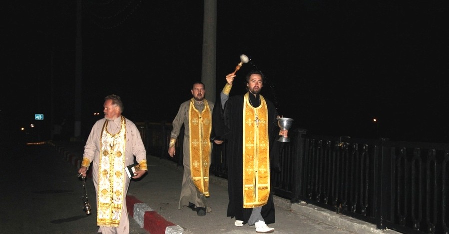 Керченские батюшки освятили 