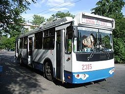 В Черновцах троллейбус убил девушку 