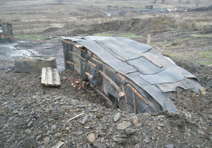 В Донецкой области на нелегальной шахте нашли три трупа
