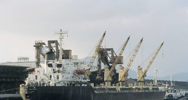 Пираты отказались отпускать балкер Blida с украинцами на борту
