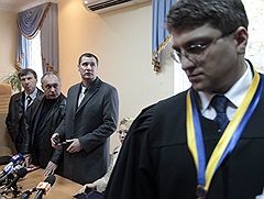 Защита Тимошенко настаивает, что ей дали неправильную статью