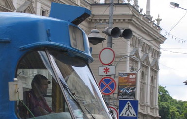 Трамваи и троллейбусы на привычные маршруты вернут в конце октября