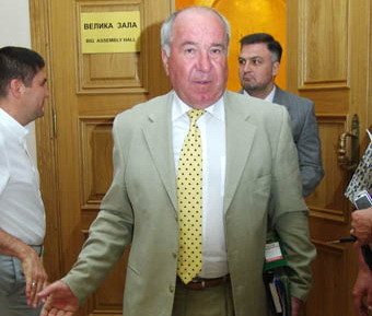 Рубля ушел из-за 