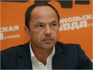 Тигипко отложил объединение своей партии с регионалами