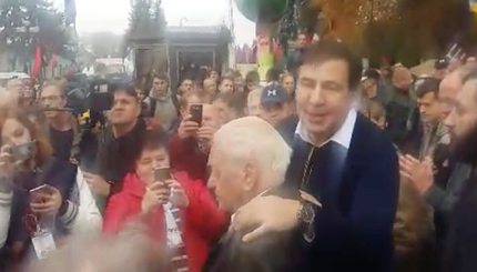 Саакашвили возле Верховной Рады