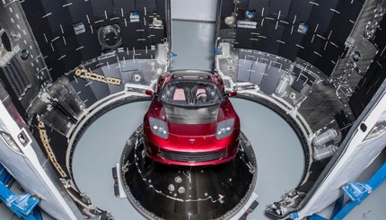 Трансляция: Маск запускает к Марсу ракету с автомобилем Tesla внутри 
