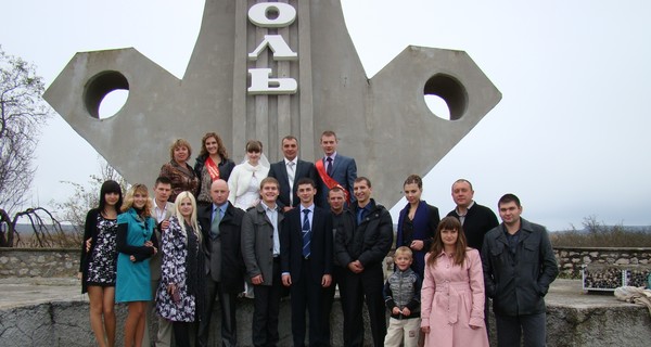 Молодожены, на свадьбе у которых погибли друзья: 