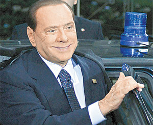 Сильвио Берлускони пообещал уйти в отставку