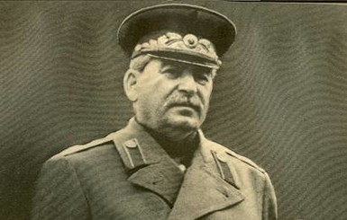 В Запорожье националисты метали дротики в Сталина