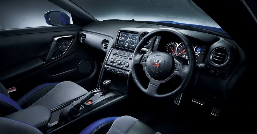 Nissan впервые продемонстрировал возможности нового суперкара GT-R 2012