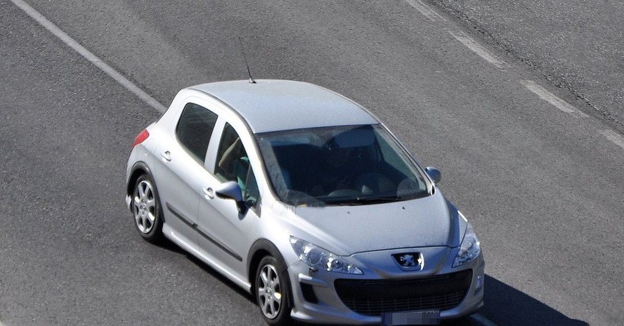 Шпионы сделали первые снимки нового Peugeot 301