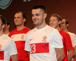 Поляки шокированы формой футболистов на Евро-2012 – на ней нет герба