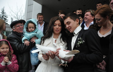11.11.11 в Донецке женился крестник Людмилы Янукович