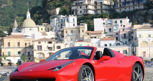 Шикарный тест-драйв роскошного Ferrari 458 Spider по-женски