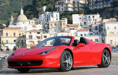 Шикарный тест-драйв роскошного Ferrari 458 Spider по-женски