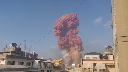 Мощный взрыв в Бейруте