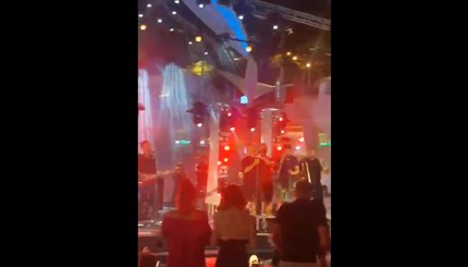 Михалок спел в Одессе Воины света на фоне протестов в Беларуси