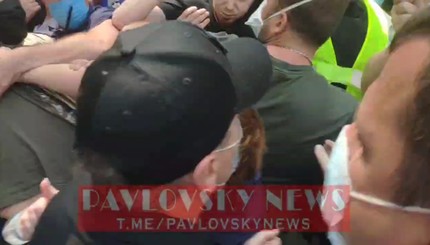 Группа поддержки Стерненко снова напала на журналистов Шария под Шевченковским судом