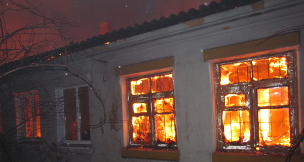Многоквартирный дом сгорел дотла
