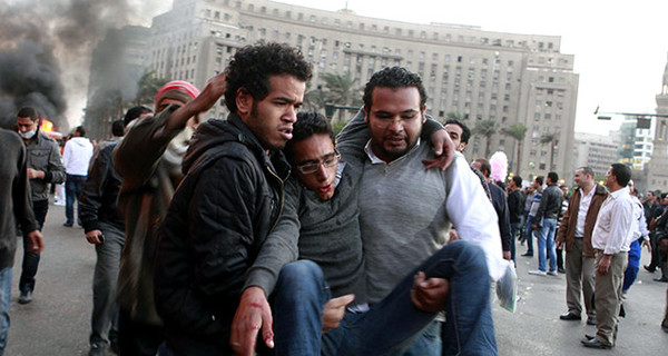 Количество пострадавших от столкновений в Египте приближается к тысячи. Есть погибшие