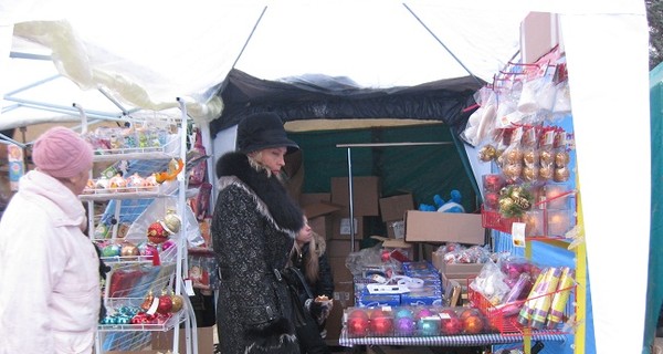 На главной площади открылась новогодняя ярмарка