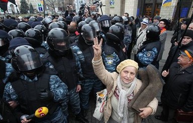 Оппозиционеры пообещали вернуться на Майдан 1 декабря