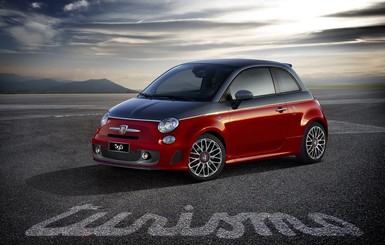 Fiat покажет в Болонье две версии нового Abarth 