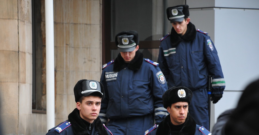 Донецкую школу  дважды 