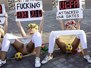 Активистки FEMEN провели акцию против Евро-2012 в Украине