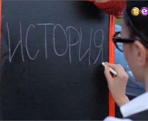 В школу ходили зря: киевляне не знают, для чего нужны ногти, и думают, что 